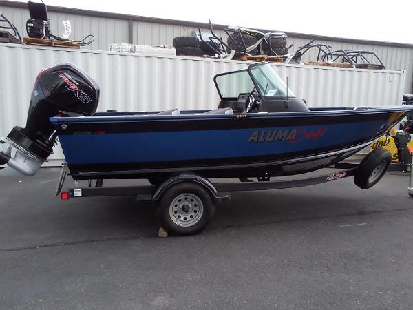 Slide: The Image of 2022 Alumacraft Edge 175 Sport boat on trailer, side view. - 2