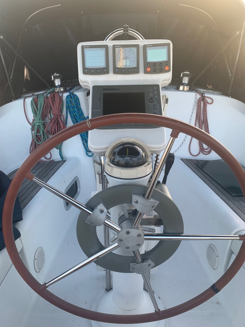 Slide: The Image of Used Sail Monohull for sale 2006 Beneteau Oceanis 343 - SWEET CAROLINE - 4895114