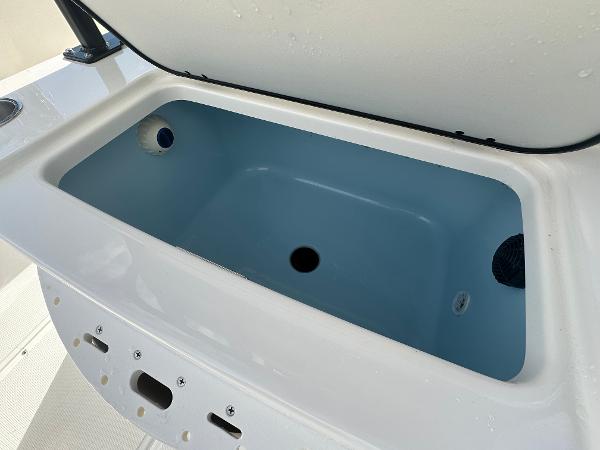 Slide: The Image of Livewell compartment of 2024 Boston Whaler 220 Dauntless boat. - 6