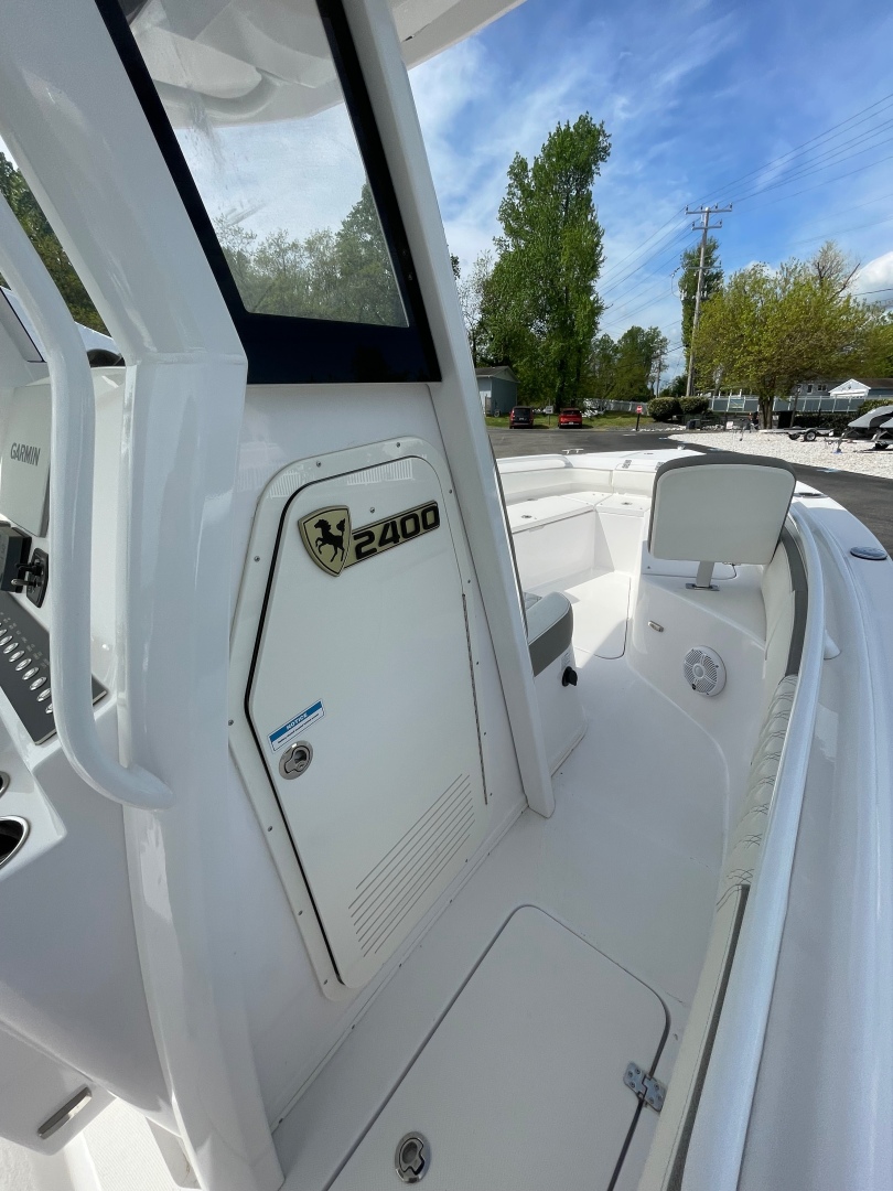 Slide: The Image of Used Power Center Console for sale 2022 Century 2400 CC - CENTURY 2400CC - 4895284