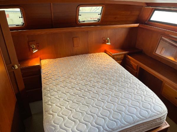 Slide: The Image of Cooper PROWLER AFT CABIN 1991 - 38