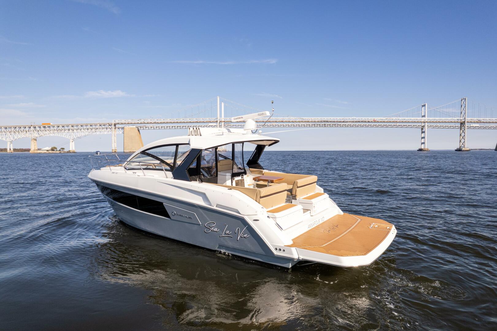 Slide: The Image of Cruisers Yachts 390 Express Coupe 2017 - 4792247