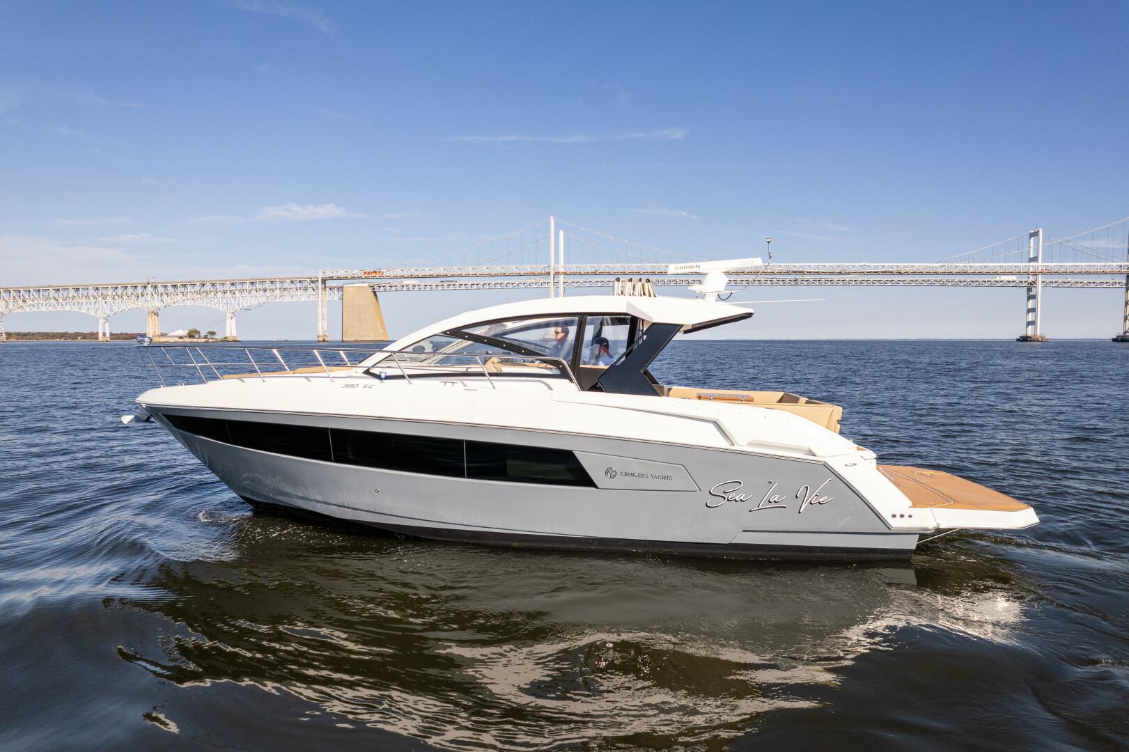Slide: The Image of Cruisers Yachts 390 Express Coupe 2017 - 4792249