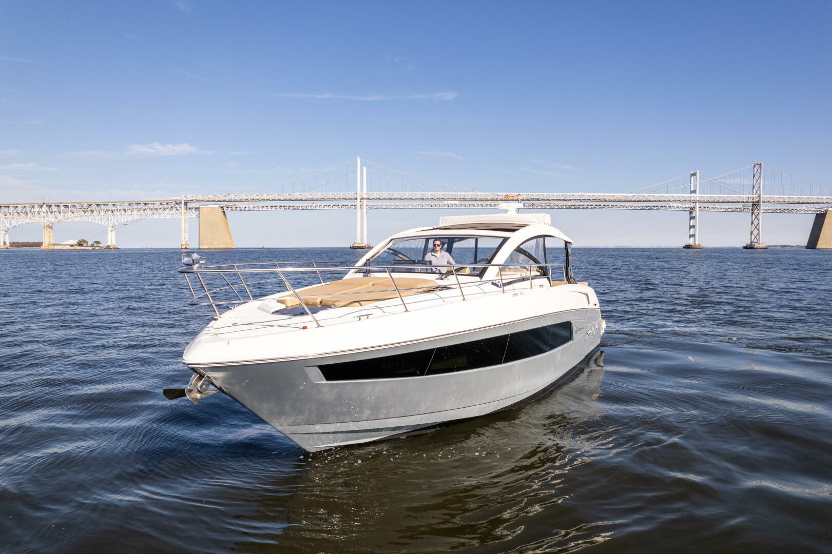 Slide: The Image of Cruisers Yachts 390 Express Coupe 2017 - 4792251