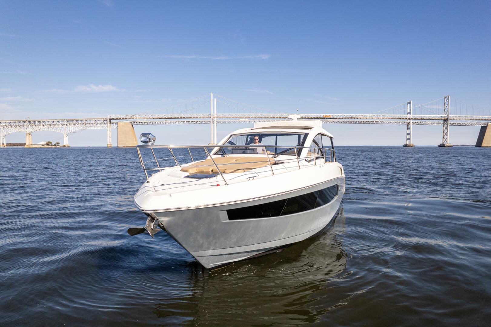 Slide: The Image of Cruisers Yachts 390 Express Coupe 2017 - 4792252