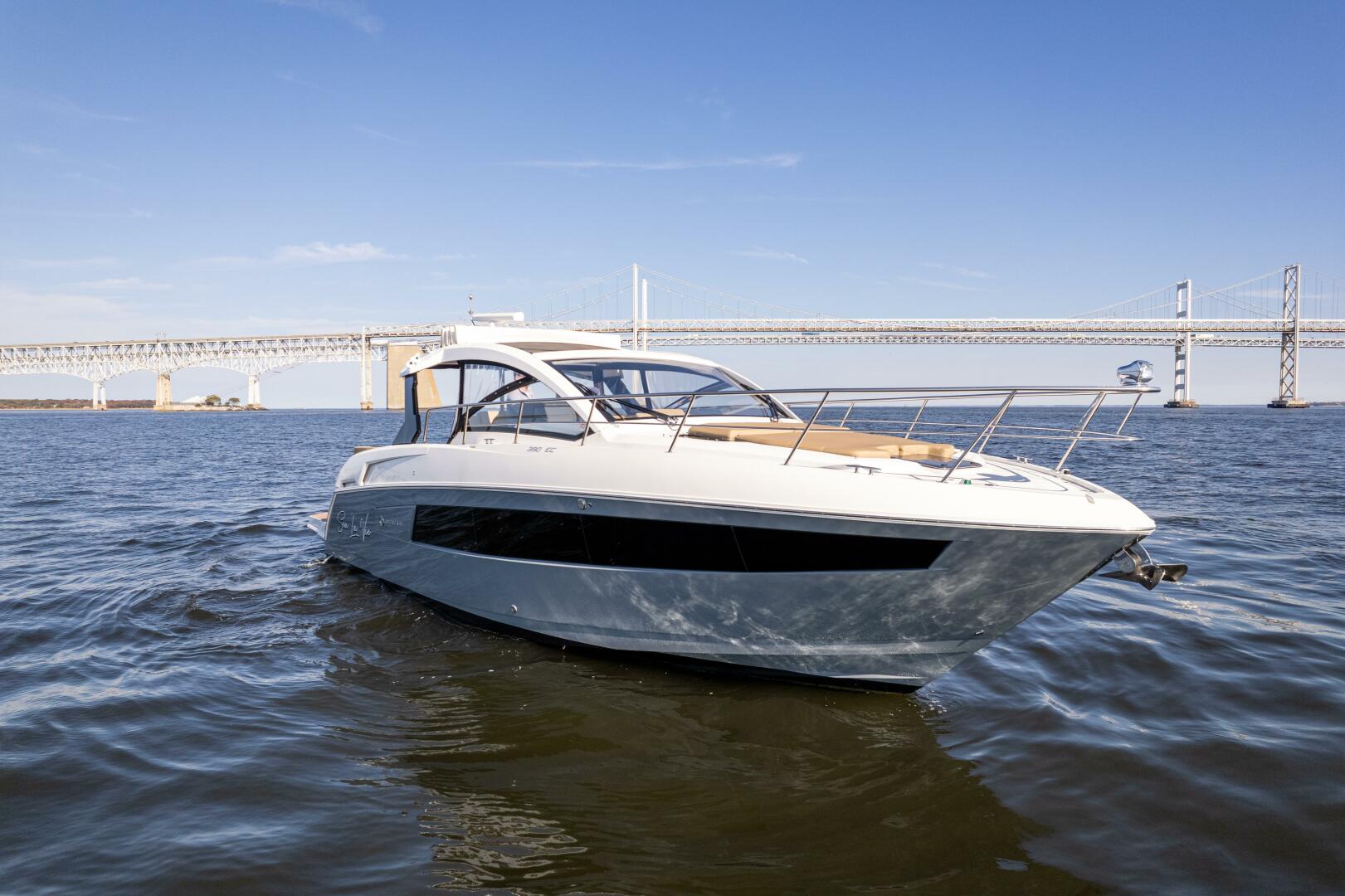 Slide: The Image of Cruisers Yachts 390 Express Coupe 2017 - 4792255