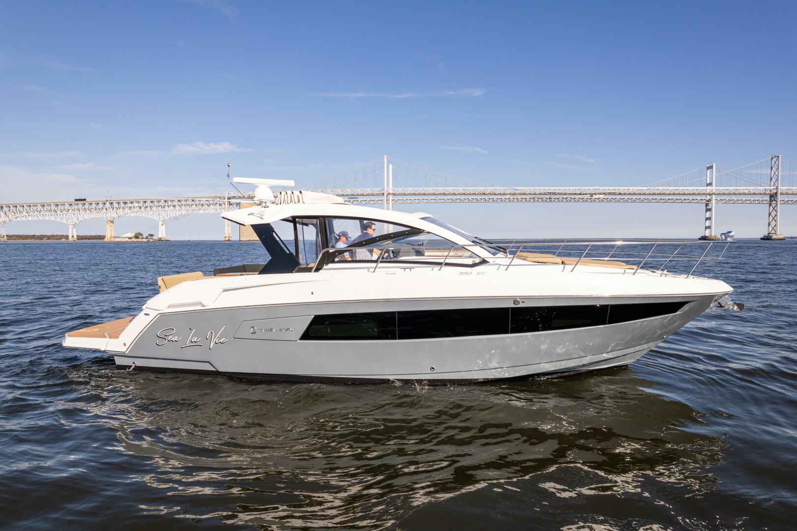 Slide: The Image of Cruisers Yachts 390 Express Coupe 2017 - 4792256