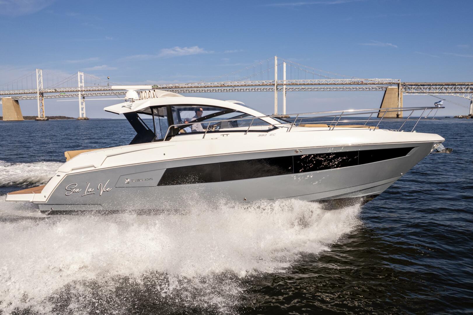Slide: The Image of Cruisers Yachts 390 Express Coupe 2017 - 4792258