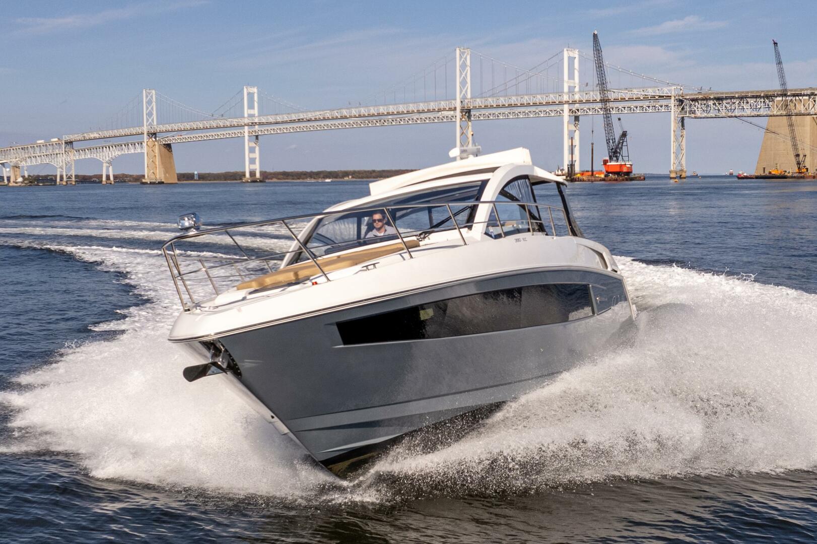 Slide: The Image of Cruisers Yachts 390 Express Coupe 2017 - 4792260