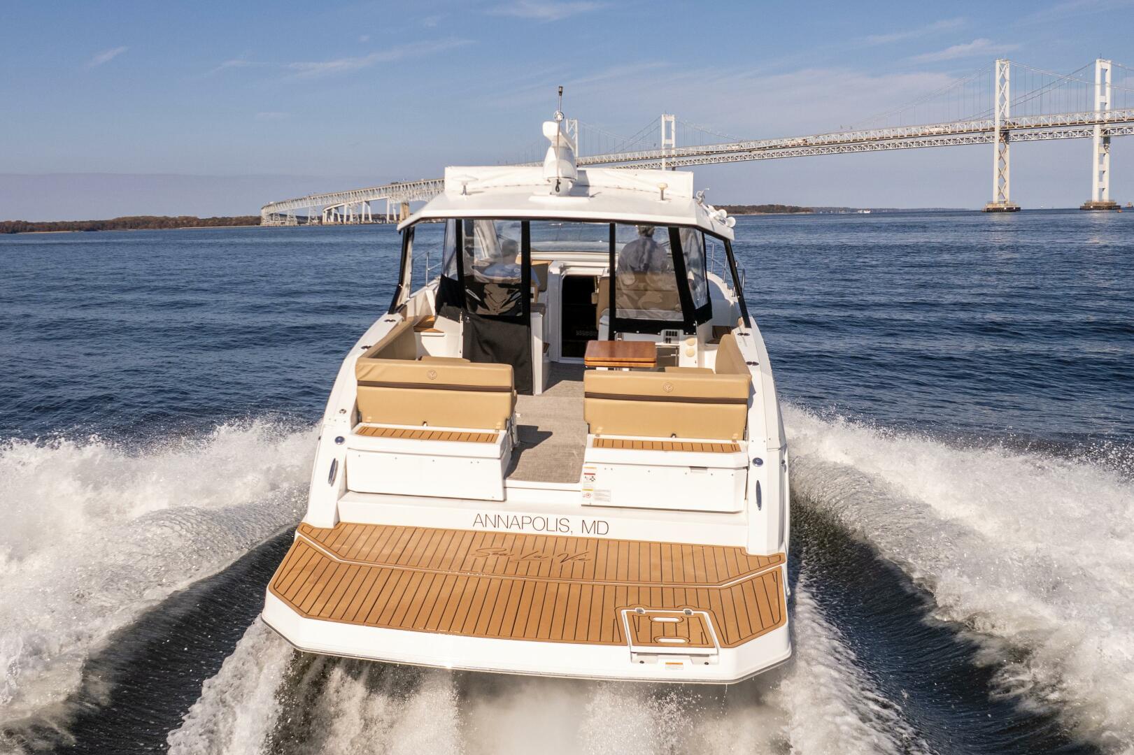 Slide: The Image of Cruisers Yachts 390 Express Coupe 2017 - 4792261
