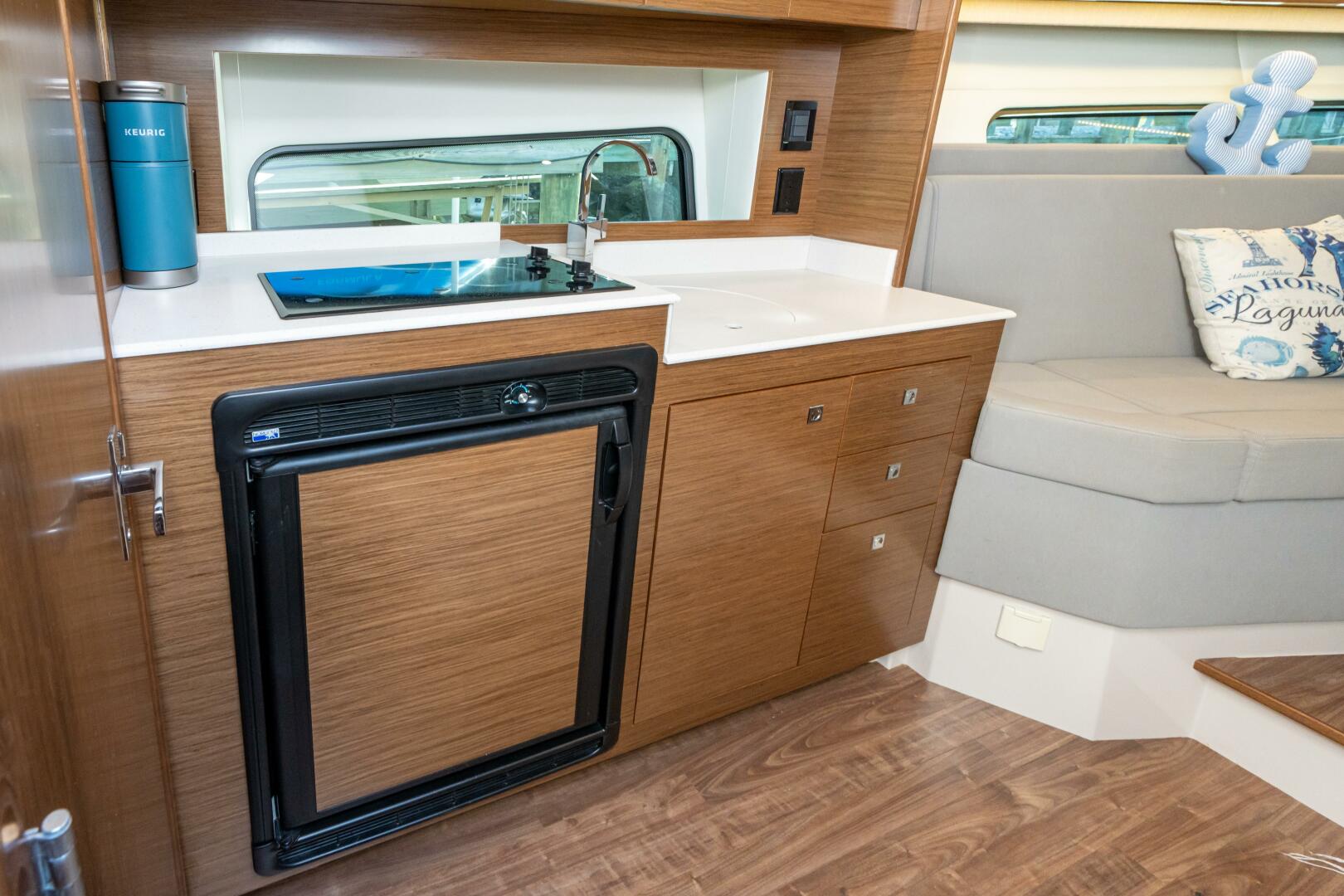 Slide: The Image of Cruisers Yachts 390 Express Coupe 2017 - 4792277