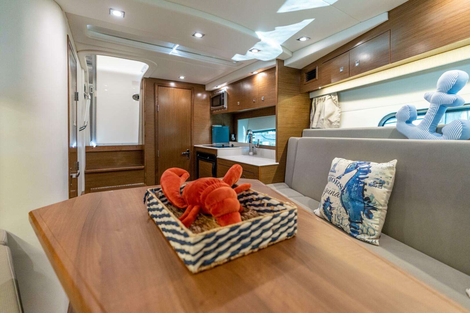 Slide: The Image of Cruisers Yachts 390 Express Coupe 2017 - 4792293