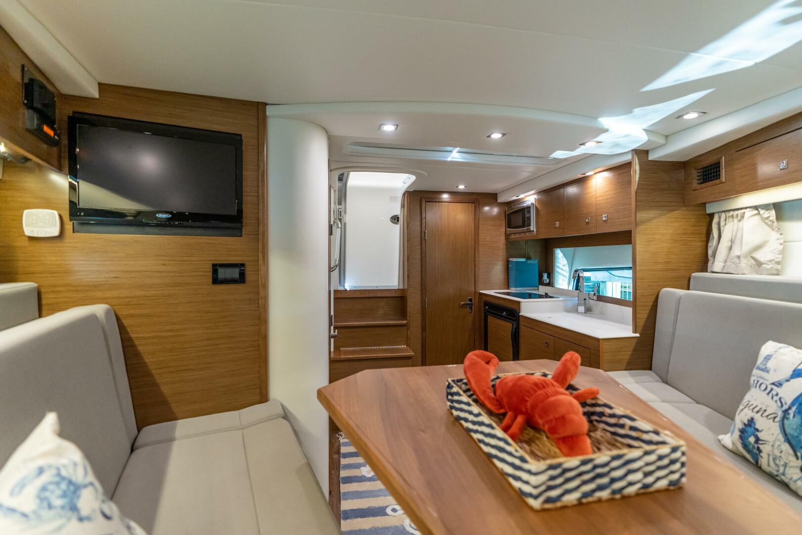 Slide: The Image of Cruisers Yachts 390 Express Coupe 2017 - 4792294