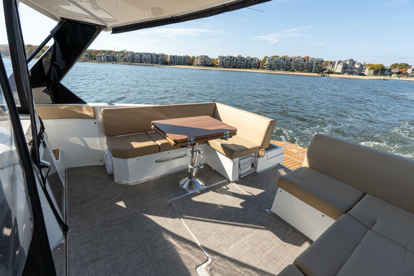 Slide: The Image of Cruisers Yachts 390 Express Coupe 2017 - 4792335
