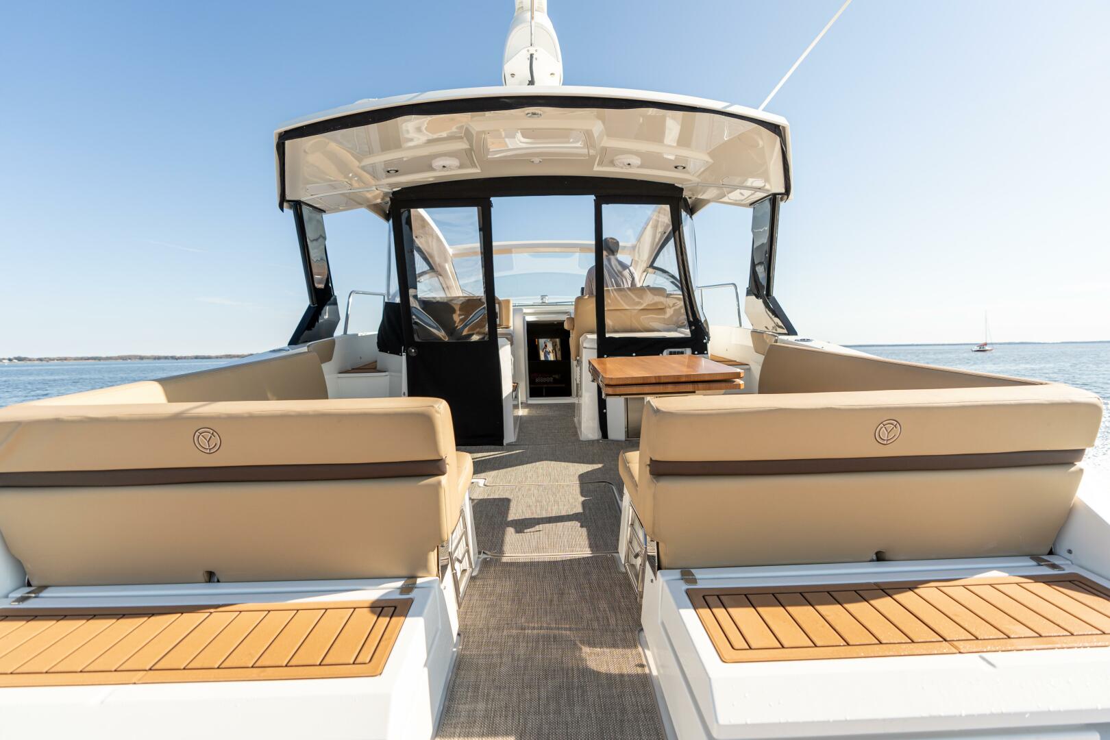 Slide: The Image of Cruisers Yachts 390 Express Coupe 2017 - 4792366