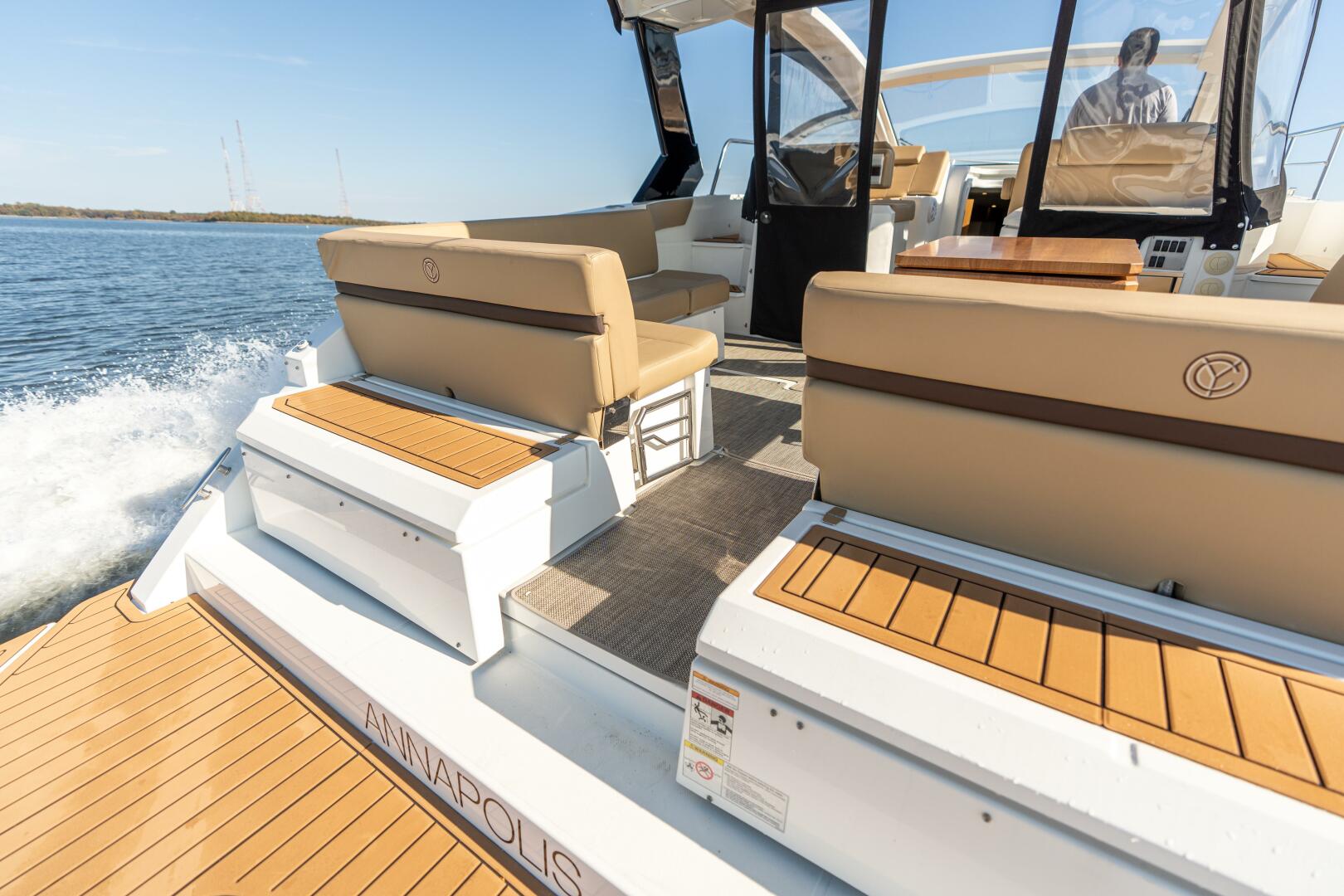 Slide: The Image of Cruisers Yachts 390 Express Coupe 2017 - 4792371