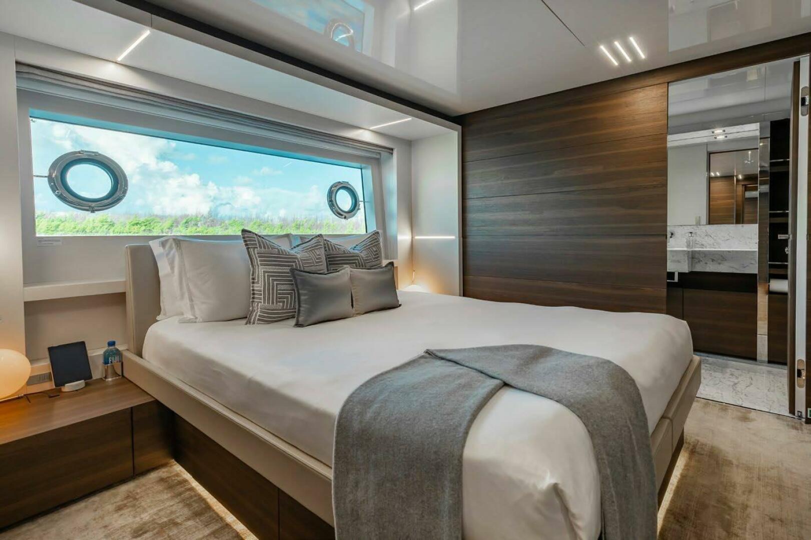 Slide: The Image of VIP Cabin  - 4172710