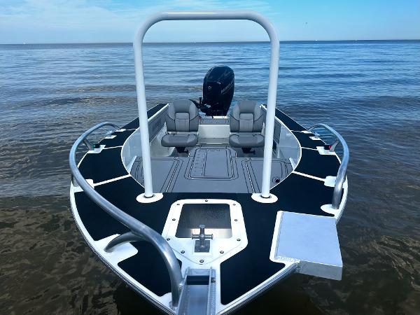 Slide: The Image of Bow View of the Extreme Boats 1770 Enduro - 4