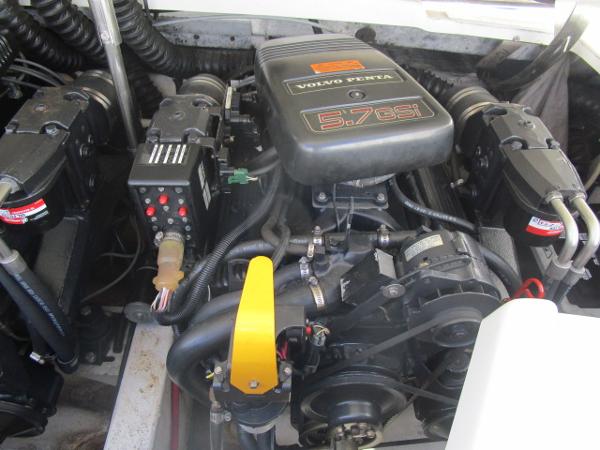 Slide: The Image of Engine compartment of a 2000 Formula 280 SS boat with Volvo Penta 5.7 GSi engine. - 15