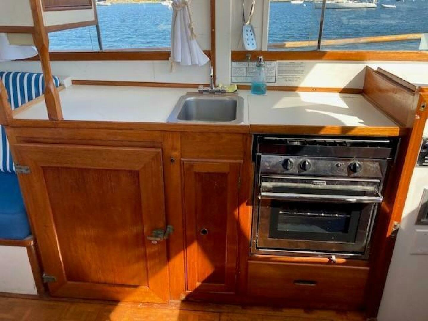 Slide: The Image of Grand Banks 32 Sedan Trawler 1977 - 5146372
