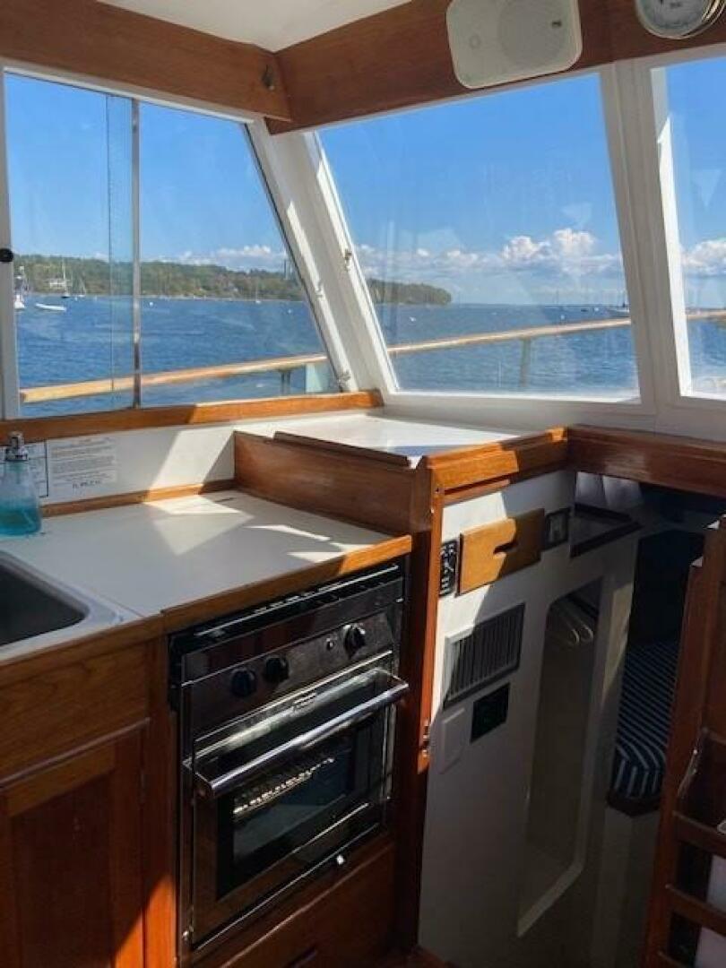 Slide: The Image of Grand Banks 32 Sedan Trawler 1977 - 5146373