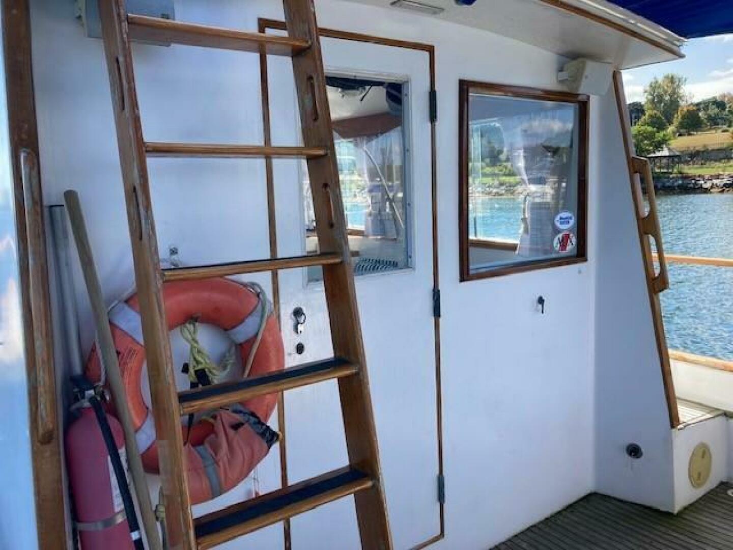 Slide: The Image of Grand Banks 32 Sedan Trawler 1977 - 5146393