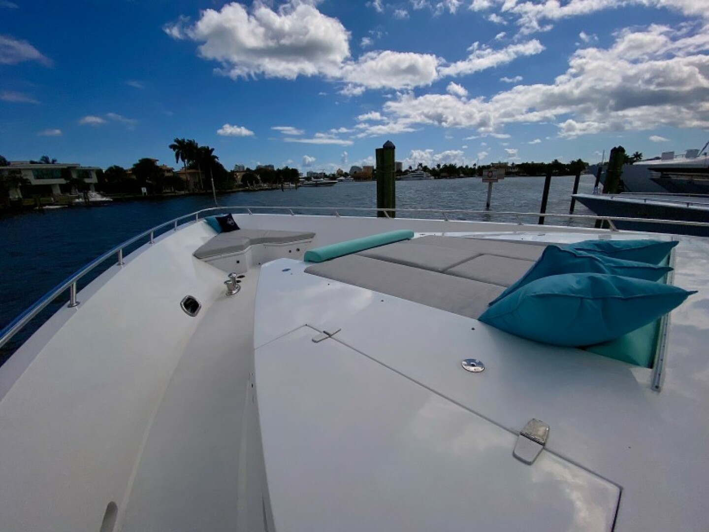 Slide: The Image of Bow Sunbed - 3947225
