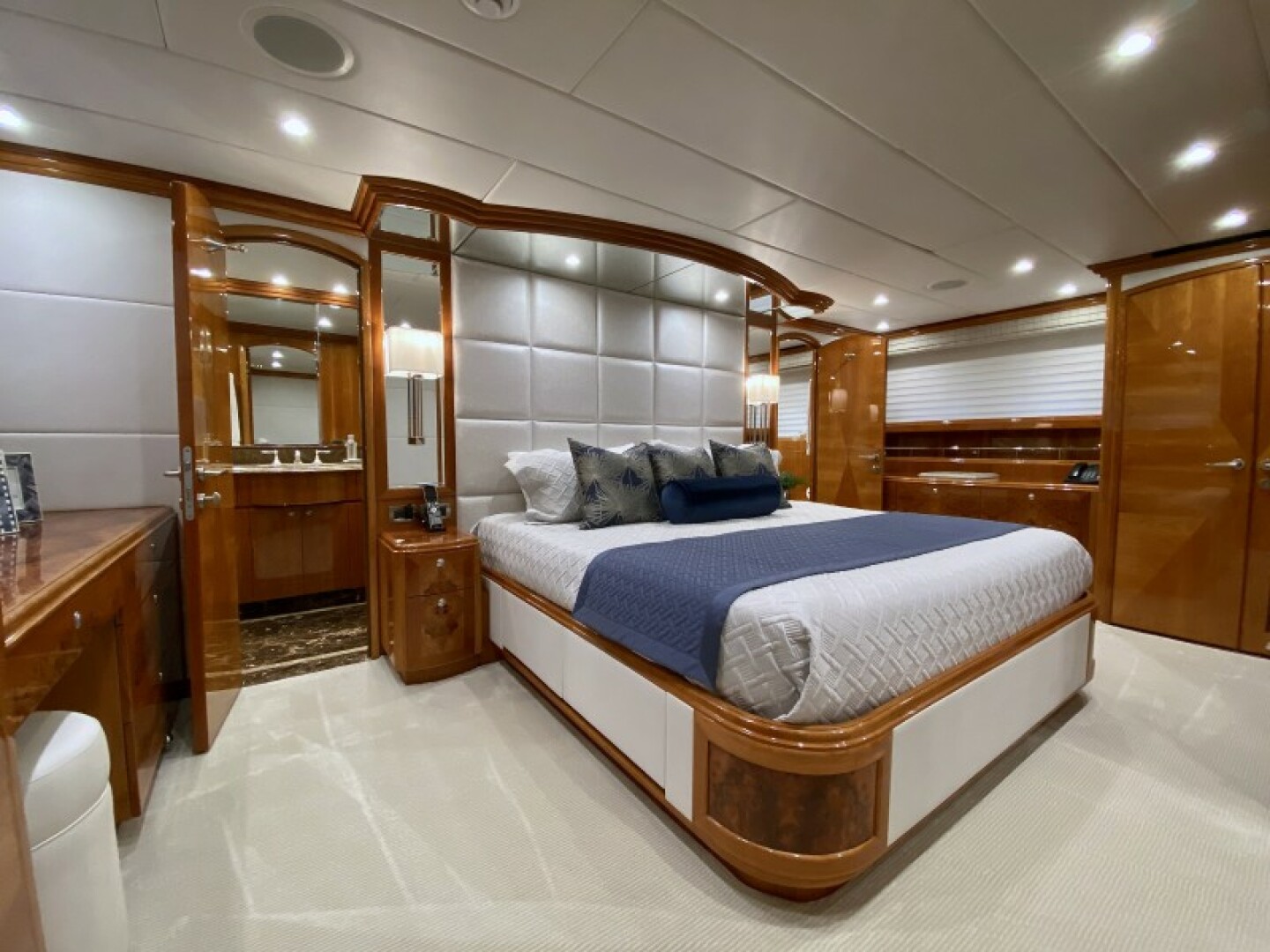 Slide: The Image of Master Cabin - 3947246