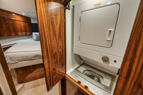 Slide: The Image of Hatteras 59 Ziggy - Interior Laundry - 16