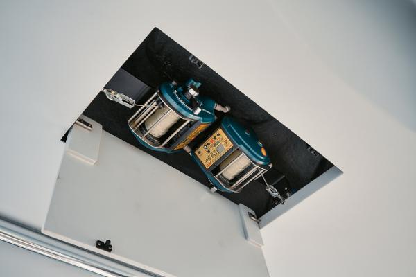 Slide: The Image of Hatteras 59 Ziggy - Exterior Flybridge - 32
