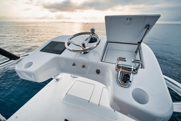 Slide: The Image of Hatteras 59 Ziggy - Exterior Tower - 33