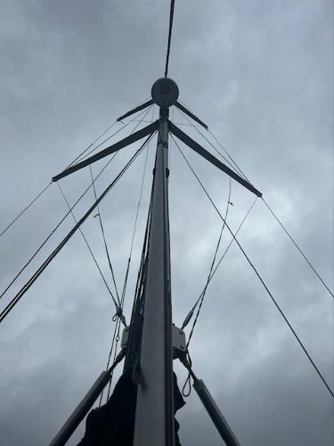 Slide: The Image of HUNTER 410 - 25