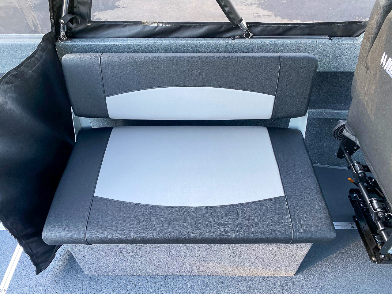 Slide: The Image of 2025 North River 22 Seahawk boat interior seating. - 17