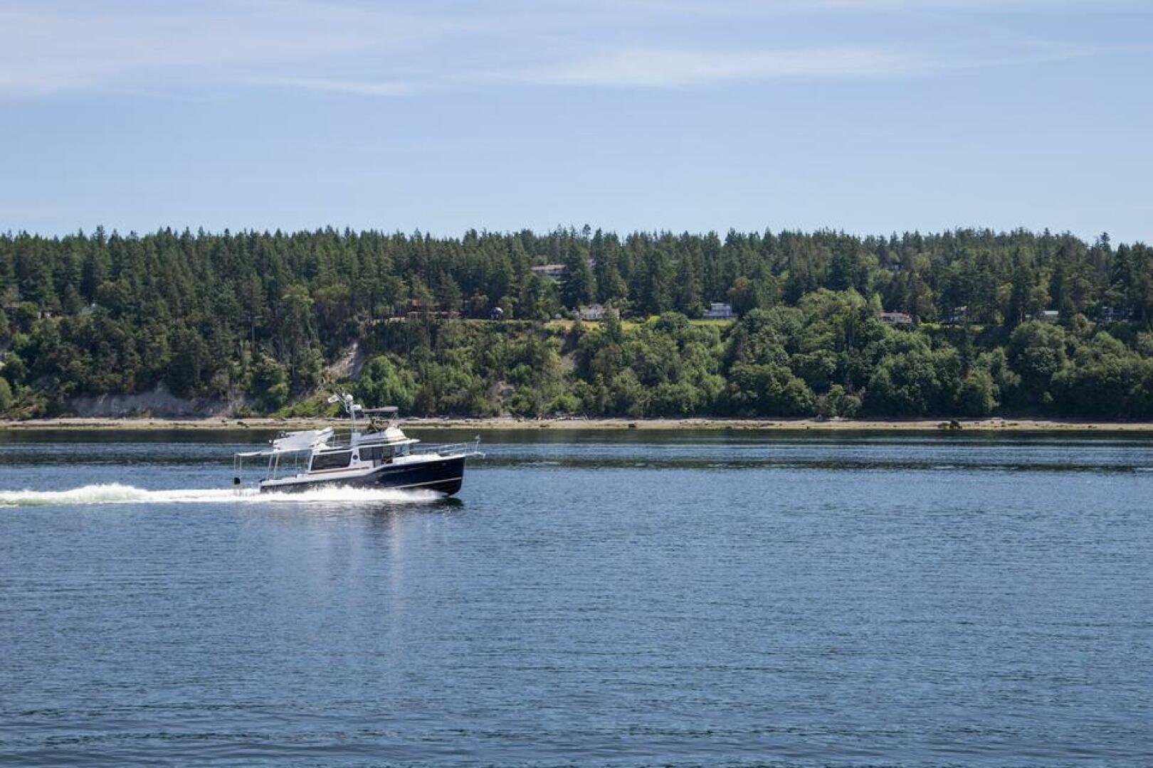 Slide: The Image of Ranger Tugs R-43 Command Bridge 2026 - 5160211