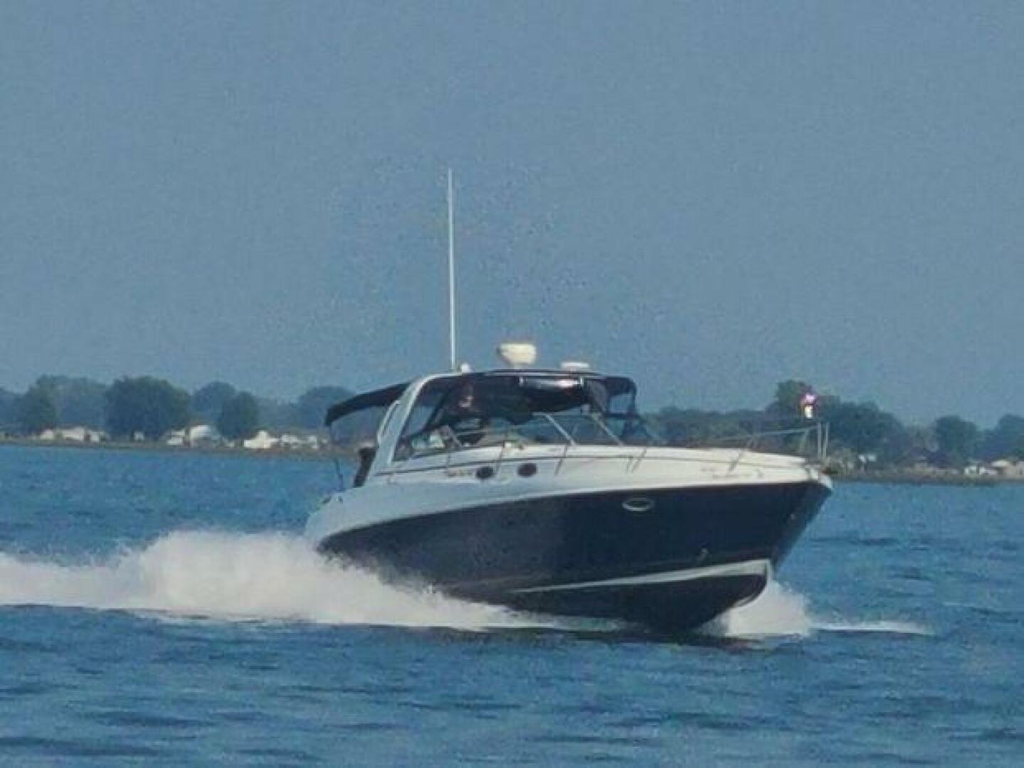 Slide: The Image of Rinker 342 Fiesta Vee 2004 - 4835195
