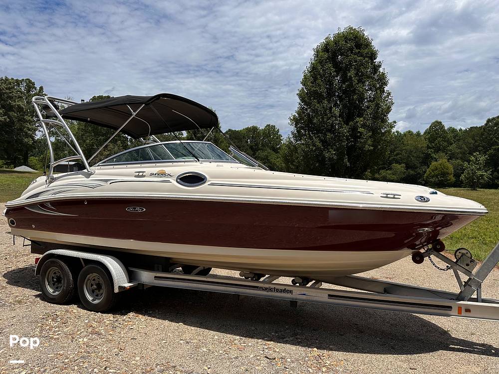 Slide: The Image of Sea Ray 240 SunDeck 2006 - 14648833
