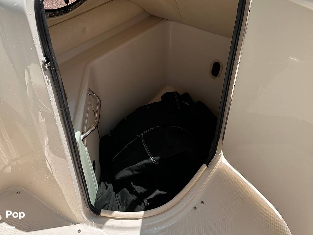 Slide: The Image of Sea Ray 240 SunDeck 2006 - 14648837
