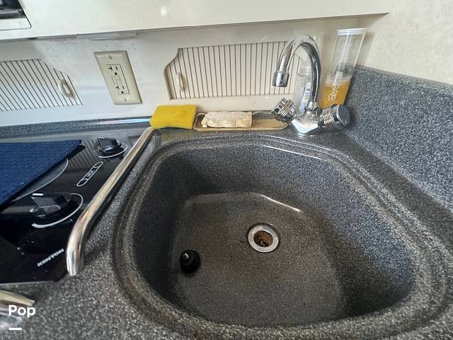 Slide: The Image of Sink With Pressurized Freshwater System - 14469398