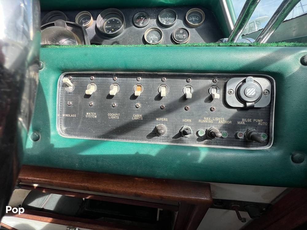 Slide: The Image of Sea Ray 300 Weekender 1989 - 13541896