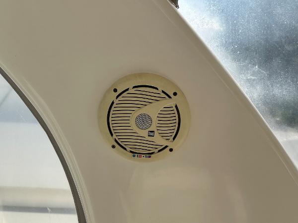 Slide: The Image of Speaker on a 2006 Sea Ray 340 Sundancer boat. - 50