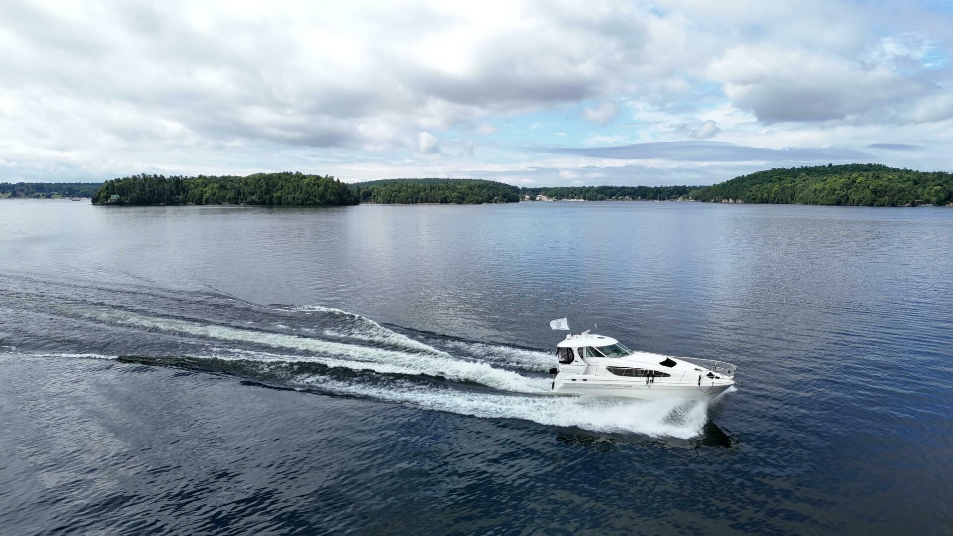 Slide: The Image of Sea Ray 390 Motor Yacht 2003 - 4505762