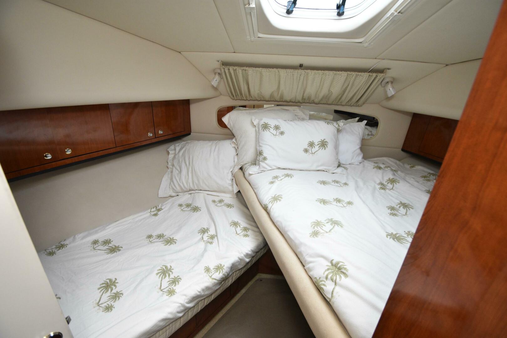 Slide: The Image of Sea Ray 390 Motor Yacht 2003 - 4505782