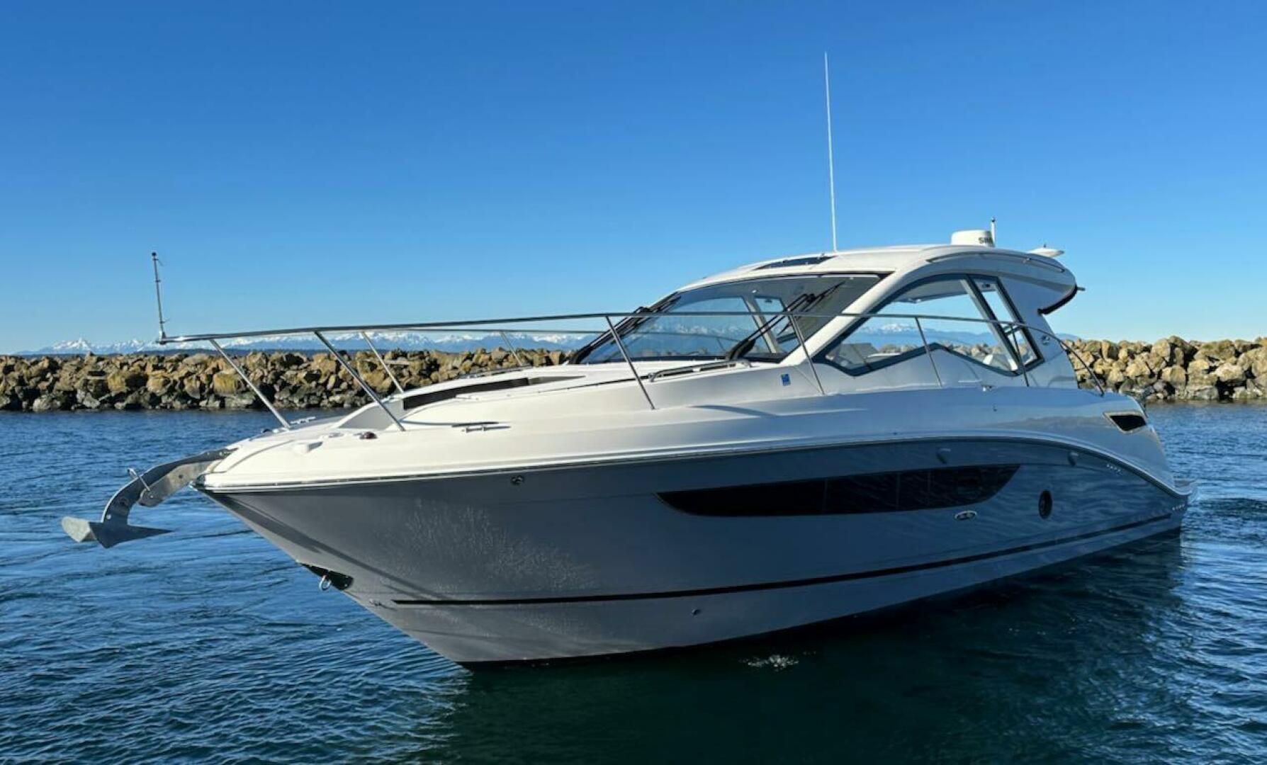 Slide: The Image of Sea Ray Sundancer 350 Coupe 2018 - 4972897
