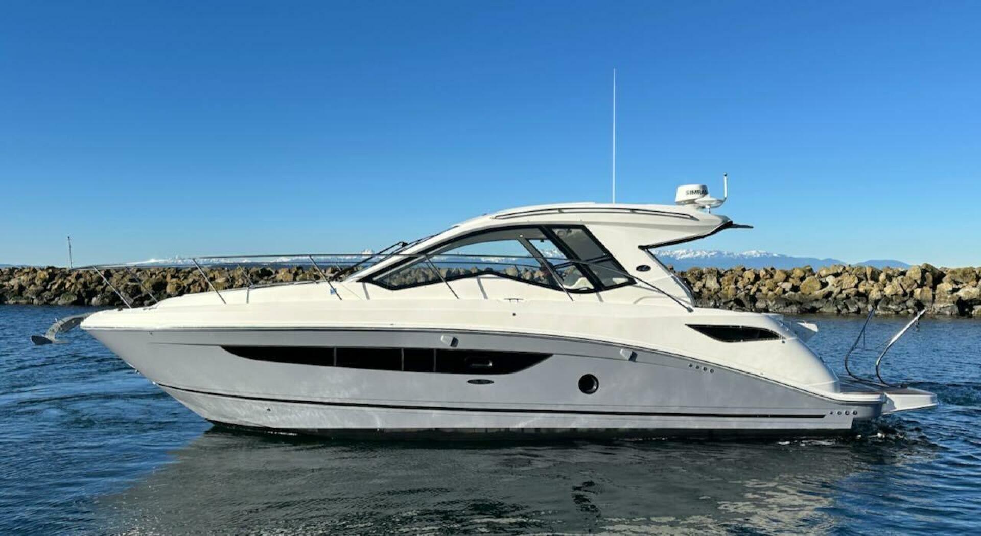 Slide: The Image of Sea Ray Sundancer 350 Coupe 2018 - 4972898