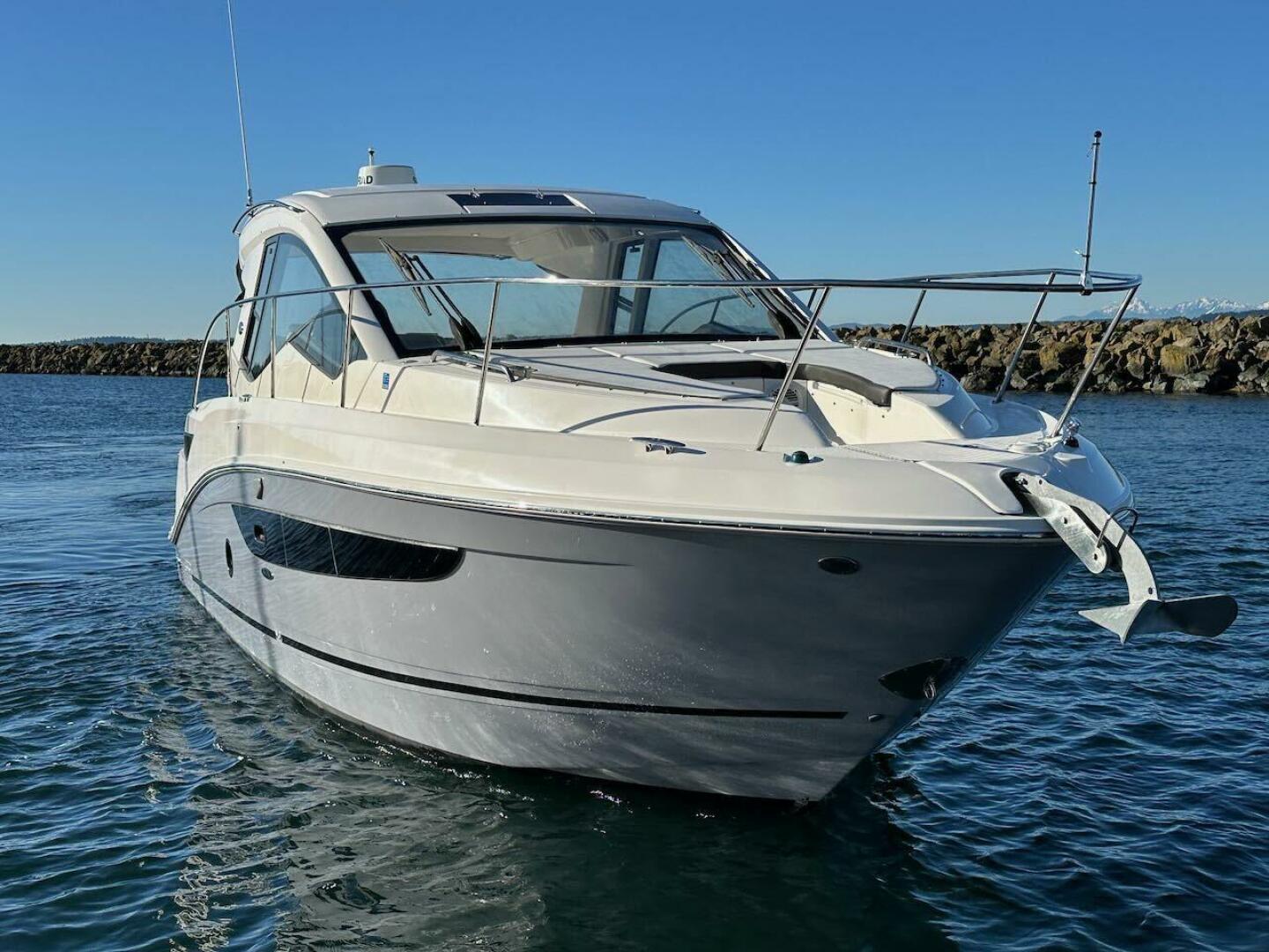 Slide: The Image of Sea Ray Sundancer 350 Coupe 2018 - 4972899