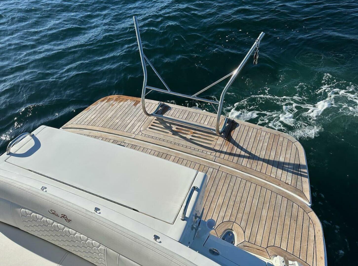 Slide: The Image of Sea Ray Sundancer 350 Coupe 2018 - 4972907