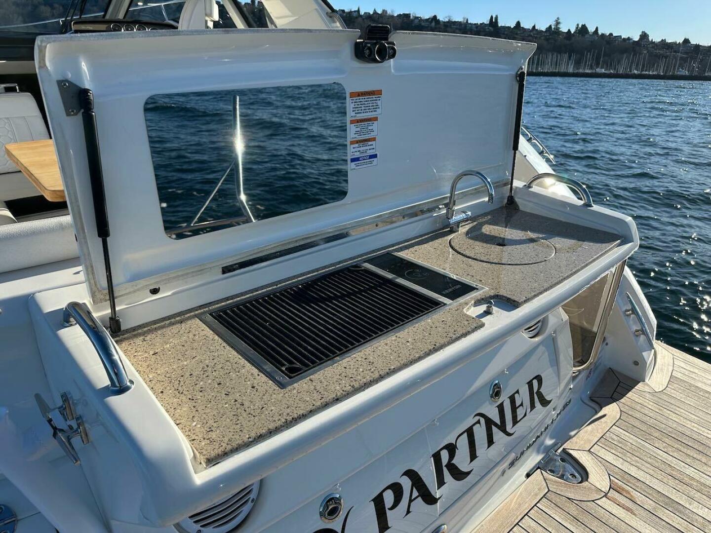 Slide: The Image of Sea Ray Sundancer 350 Coupe 2018 - 4972908