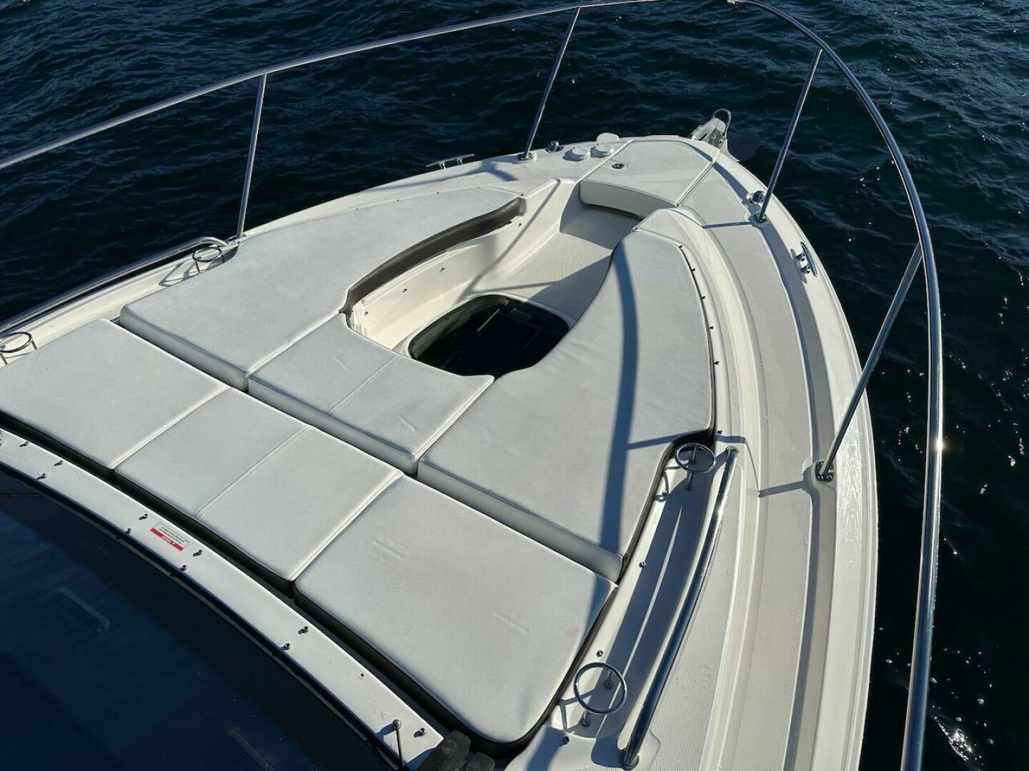 Slide: The Image of Sea Ray Sundancer 350 Coupe 2018 - 4972910