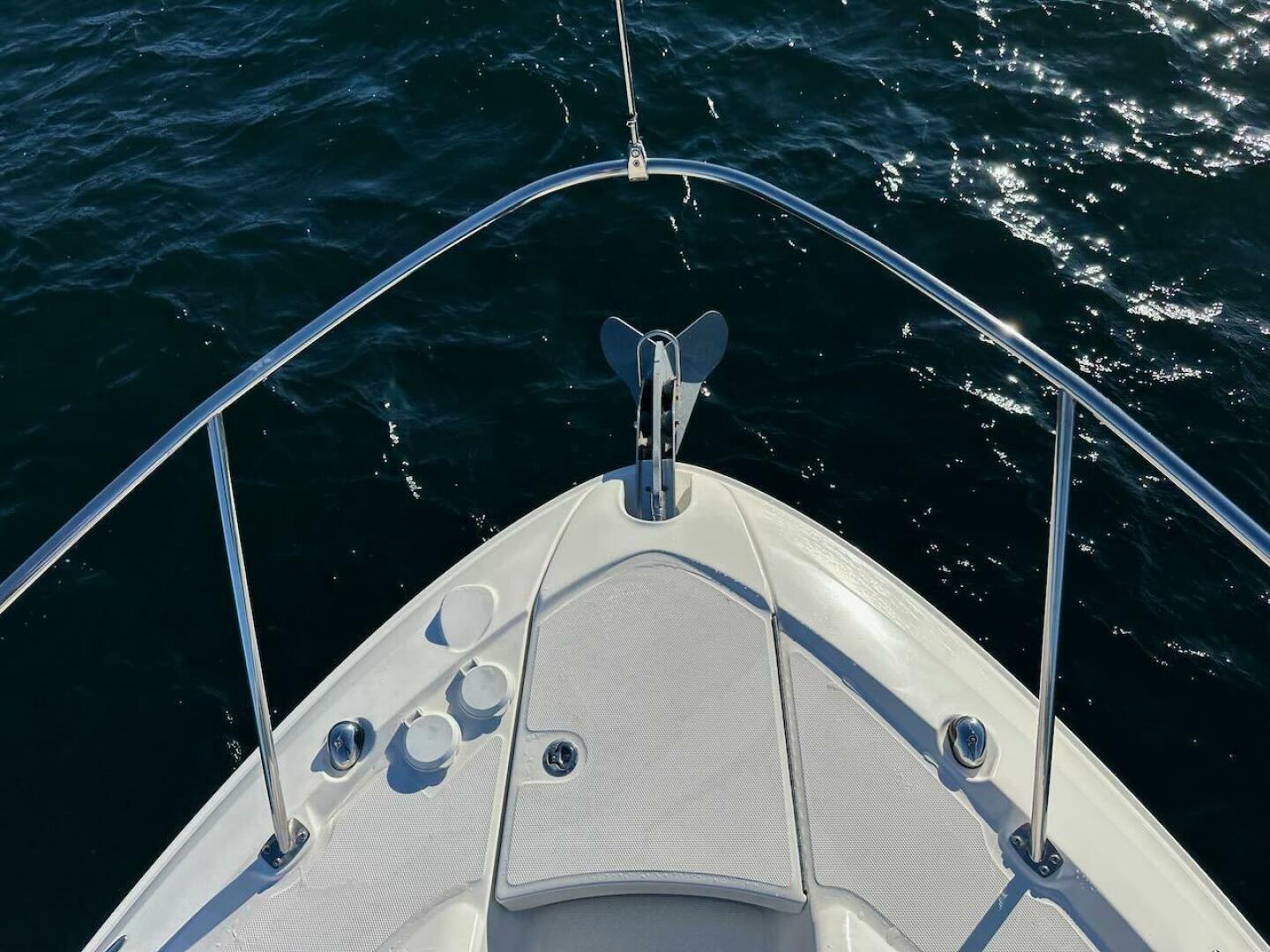 Slide: The Image of Sea Ray Sundancer 350 Coupe 2018 - 4972911
