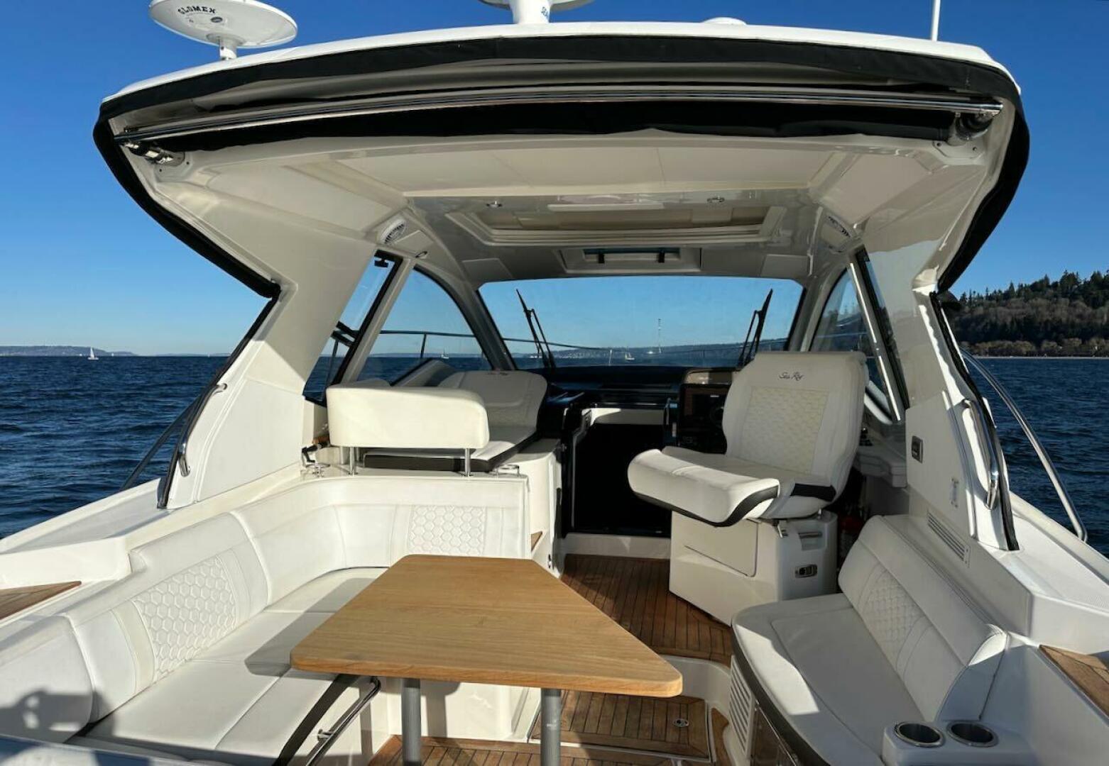 Slide: The Image of Sea Ray Sundancer 350 Coupe 2018 - 4972916